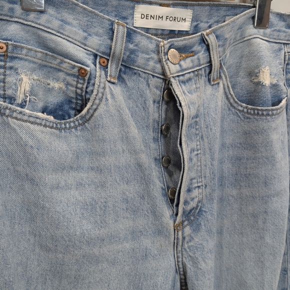 DENIM FORUM | Women's Light Wash BF High Rise Loose Straight Leg Distressed Jean - Picture 4 of 5